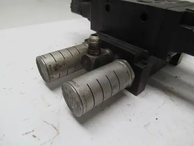 Parker B562ACD53C 3 B5 Series Pneumatic Valves on base w/ FB7 Silencers