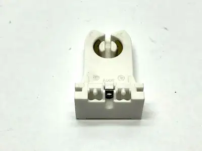 104-13357 | Leviton  Turn Type Lamp Holder 600V 660W LOT OF 3 - New – Open box