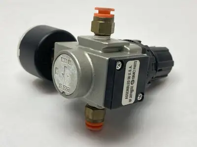 USED SMC PRESSURE REGULATOR W/ GAUGE