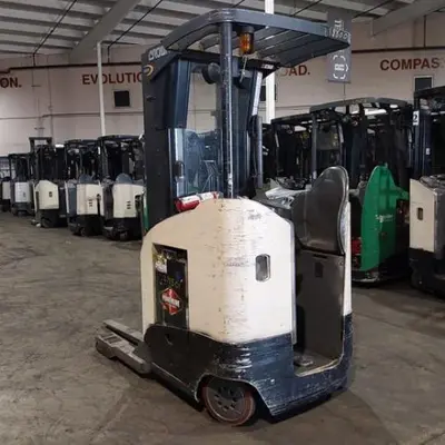 USED 2016 CROWN RR5725-45