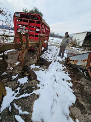 INTERNATIONAL 720 Plows | Iron Listing (10)