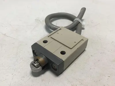 USED OMRON D4C-3402