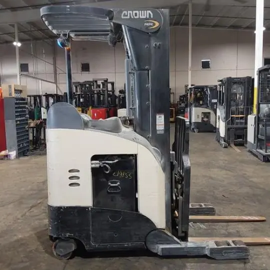 USED 2019 CROWN RR5725-45