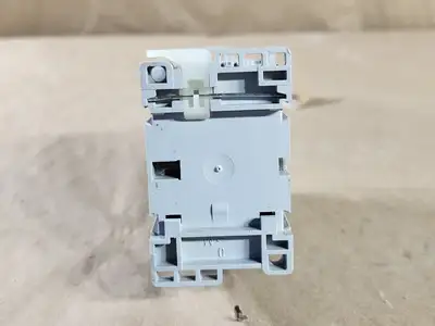 NEW ALLEN-BRADLEY 100-C30D00