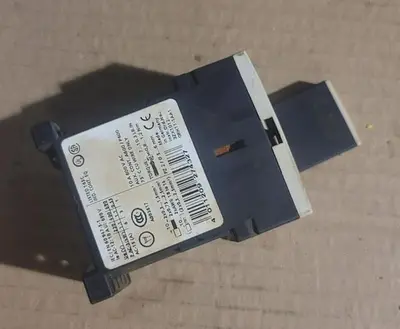 USED SIEMENS 3RH1131-1BB40