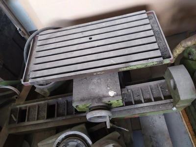 TOS Universal Toolroom Mill, in very good working condition, visible under power