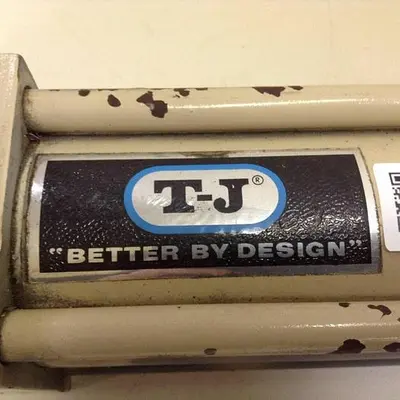 USED T-J CYLINDER639