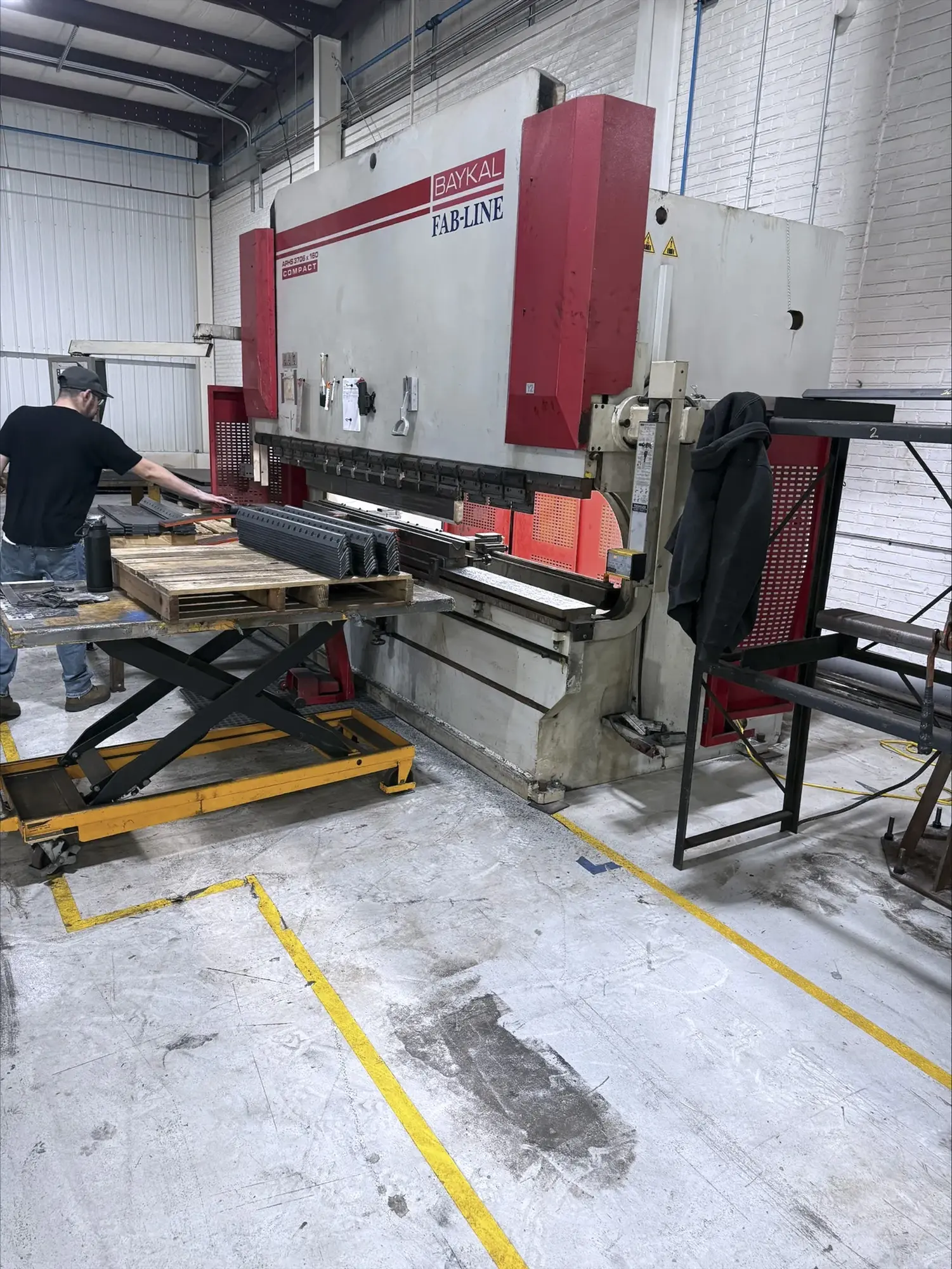 Used 2013 BAYKAL APHS 3706X160 FAB LINE COMPACT PRESS BRAKE Press Brakes Illinois US | Machinery Marketing International #1543110
