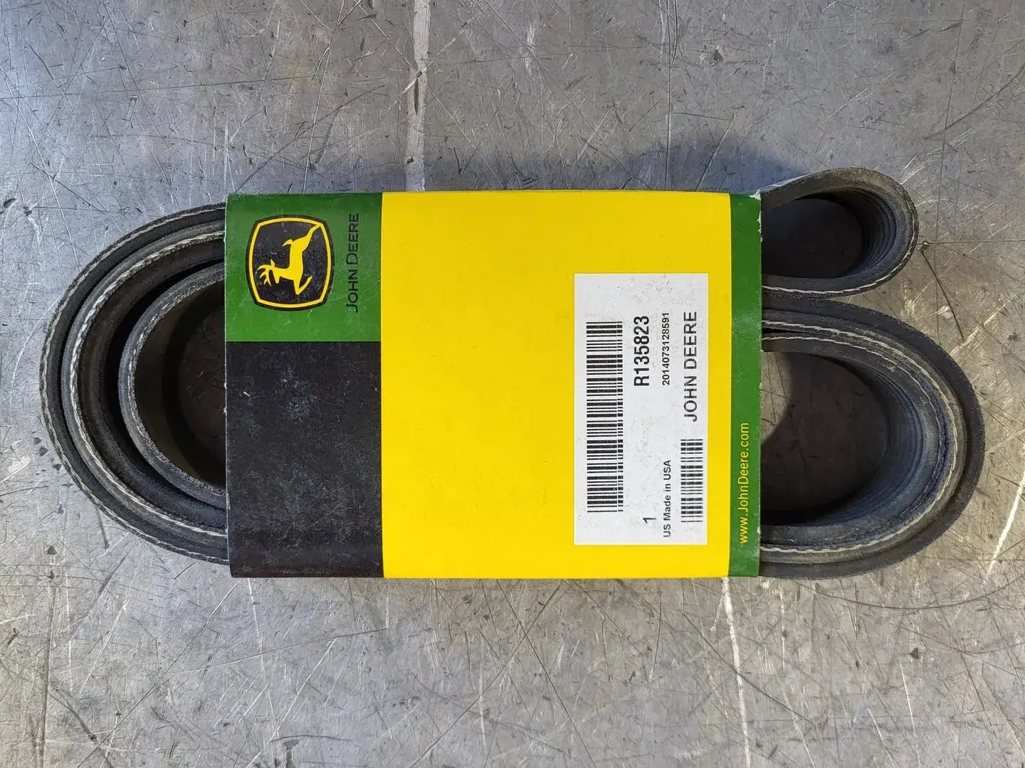NEW JOHN DEERE R135823
