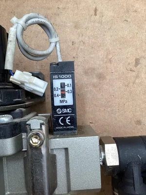 SMC AW40-02B Pneumatic Regulator; 0.05-0.85MPa