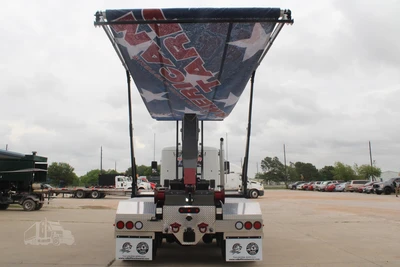 Used 2027 PETERBILT 548 Hooklifts & Roll-Offs Texas US | Roll Off Truck World #1491992