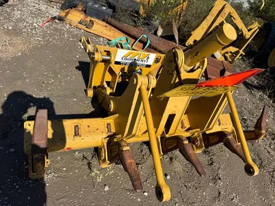 Caterpillar 140H Rear Ripper