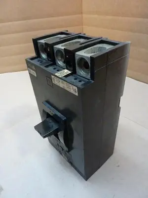 USED SQUARE D LAL3640032M