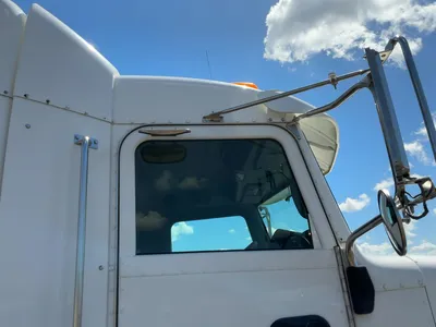 USED 2011 PETERBILT 386
