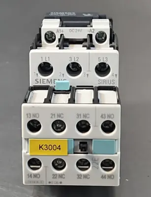 Siemens 3RT1926-1B00 w/ 3RH1921-1HA22 Contactor Loc4E44
