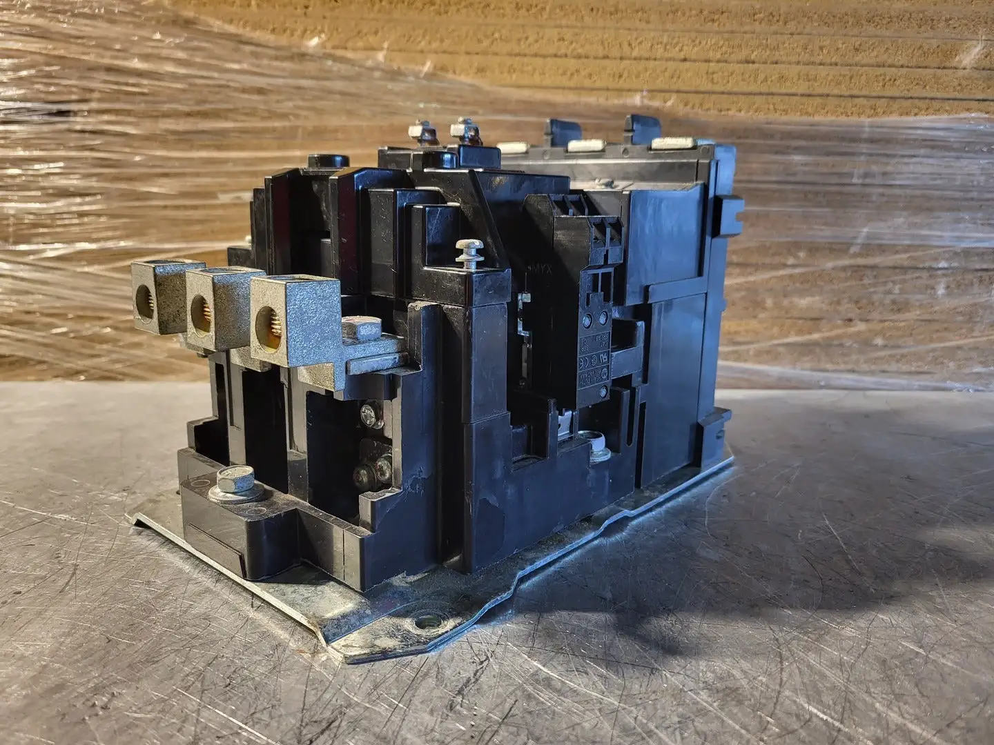 Used ALLEN-BRADLEY 500F-EOD930 Switchgears British Columbia CA | Lenmark #242466
