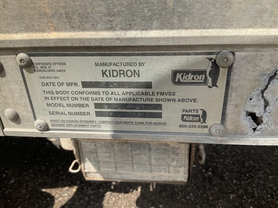 USED 2006 GMC W4500