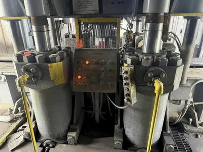2000 TON HEAVY DUTY 4-POST HYDRAULIC STRAIGHTENING PRESS. STOCK # 0543726