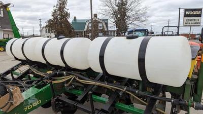 USED JOHN DEERE 7000