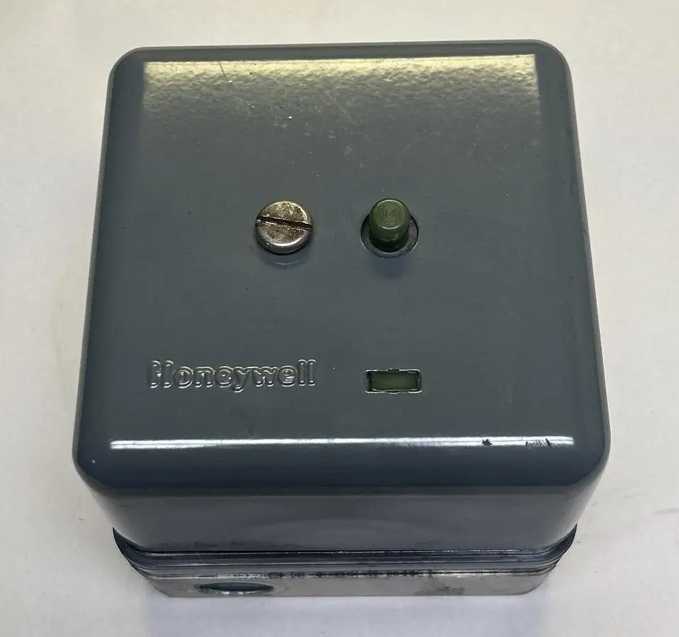 USED HONEYWELL RA890F-1478