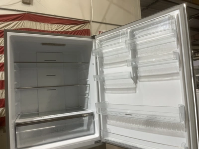 Used HISENSE FREEZER ON BOTTOM Refrigerators Michigan US | Miedema Asset Management Group #1413776