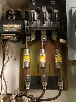 Used ALLEN-BRADLEY 2112B-D223045/4-1C Starters | Surplus Asset Holdings #1205166