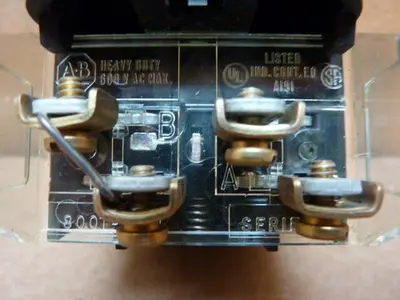 USED ALLEN BRADLEY 800T-PT16 SER N