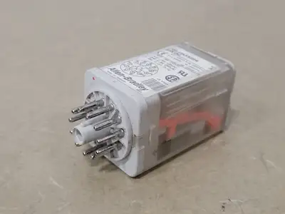USED ALLEN-BRADLEY 700-HA33Z24