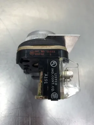 ALLEN BRADLEY 800T-A2 Ser B Black Pushbutton Switch w/1 Contact. 4D-8