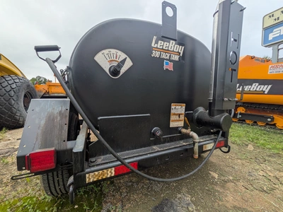 2025 LEEBOY L300T Asphalt Distributor | Mid South Machinery (3)
