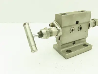SS-M3PDF8-FL Stainless 316SS Manifold Control Valve 1/2"NPT 6000 PSI