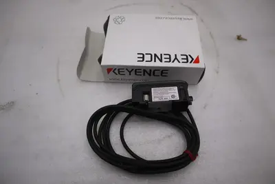 KEYENCE IL-1050 LASER SENSOR 2000 MW 10-55 HZ - STOCK GF412A