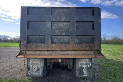 Used 2000 MACK RD688S Dump trucks Ohio US | Proxy Equipment #1388620