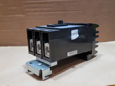 USED SQUARE D QDA32090