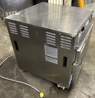 174-0153 Metro C563-SFS-U Half Size Mobile Heated Hot Food Warmer