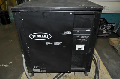 USED TENNANT 8300