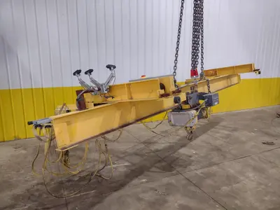 3 TON X 17’ F&G / LOAD LIFTER UNDER-SLUNG POWERED CRANE: STOCK #22971