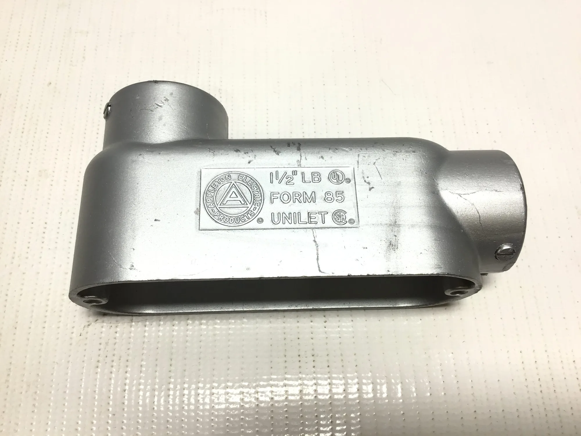 Appleton LB150T-A Aluminum Conduit Outlet 1-1/2″ Form 85 Unilet Pressure Cast