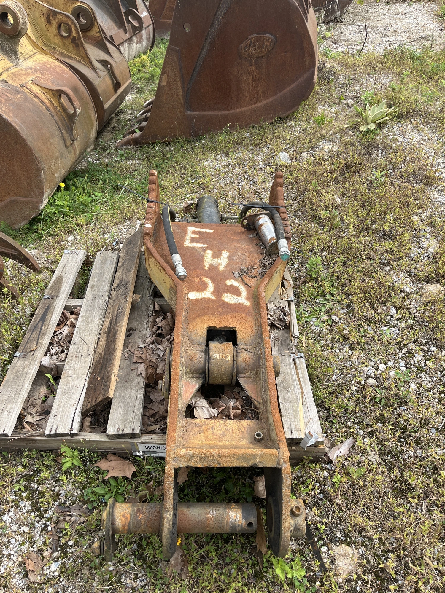 Used Caterpillar Hydraulic Thumb Construction Equipment Parts Maryland US | Zadoon Equipment #1480883