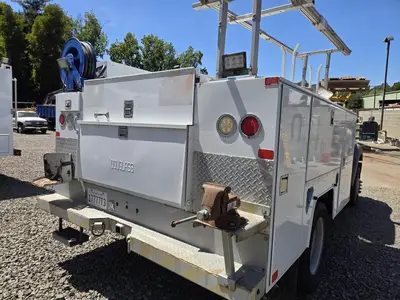 USED 2012 FORD F-550