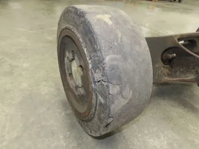 Hyster E60Z Forklift Dual-Wheel Steer Axle Assembly
