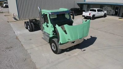 New | in-Stock 2025 WESTERN STAR 47X Cab Chassis trucks Texas US | Roll Off Truck World #1492024