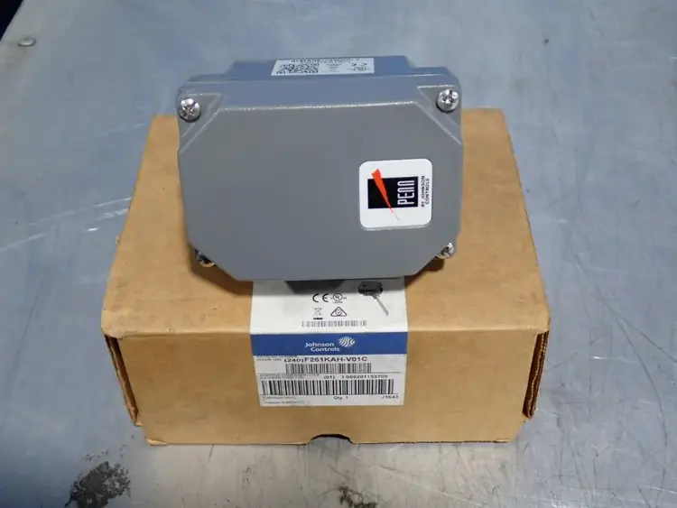 Used JOHNSON CONTROLS F261KAHV01 Relays & Switches Ohio US | HGR 24 #911942