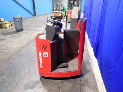 USED RAYMOND 8900
