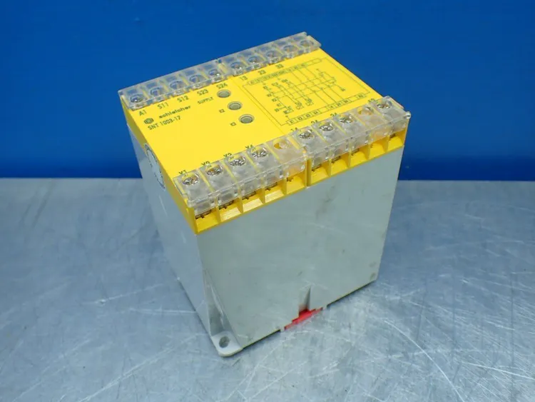 New | in-Stock SCHLEICHER SNT 100317 Relays & Switches | HGR 24 #739105