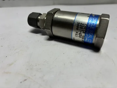 USED CIRCLE SEAL CONTROL – A REPUTABLE MANUFACTURER KNOWN FOR QUALITY VALVES. 220T-4PP – SPECIFIC MODEL DESIGNATION FOR EASY IDENTIFICATION.