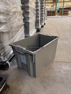 Used Plastic Totes Stack and Nest Containers Shipping Containers Illinois US | Meadoworks #1514565