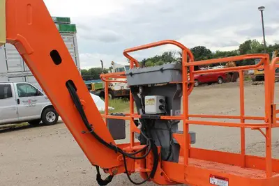 JLG 800 A, 4WDTelescopic Articulating Boom Lift
