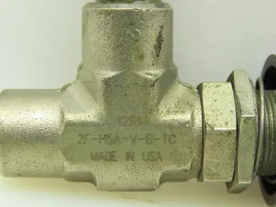Parker Right Angle Metering /Shut-Off Valve 250 PSI  1/8" NPT