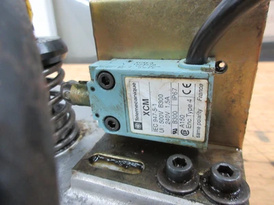 USED 1998 USED HAAS PARTS AND TOOLING VF SERIES 40 TAPER TRP ASSEMBLY
